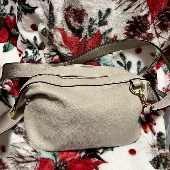 Sold locally! 2 x Shoulder bags. Great conditions #Cheapbags - Picture 2 of 4